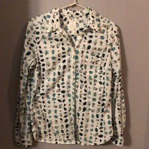 Gap Boyfriend. Bug buttondown. XS. Fits a medium